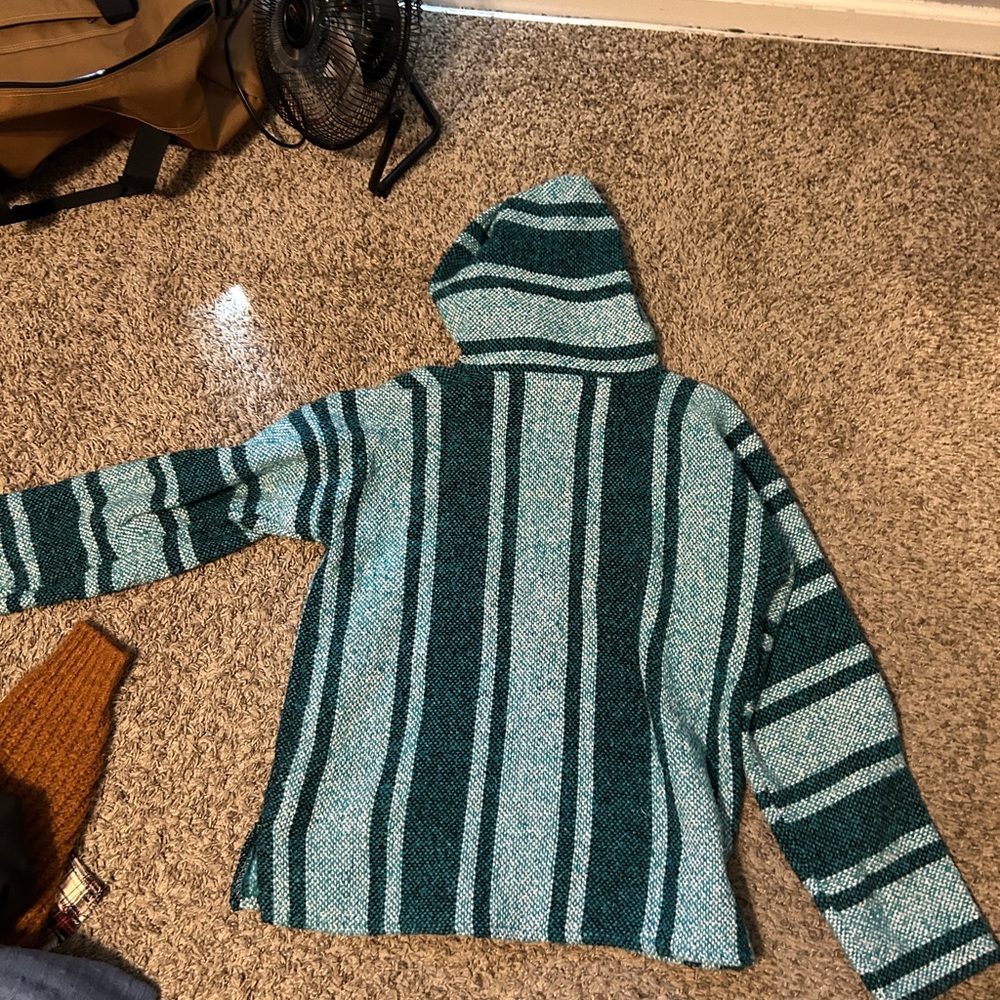 Poncho - Picture 3 of 3